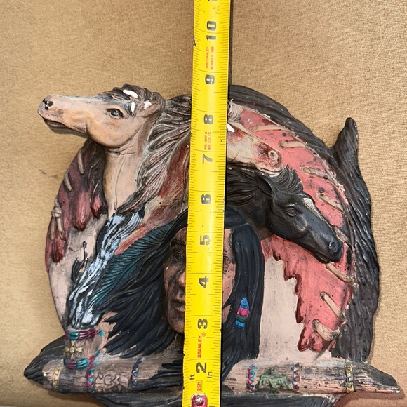 Porcelain Native American and Horse sculpture - Picture 8 of 12